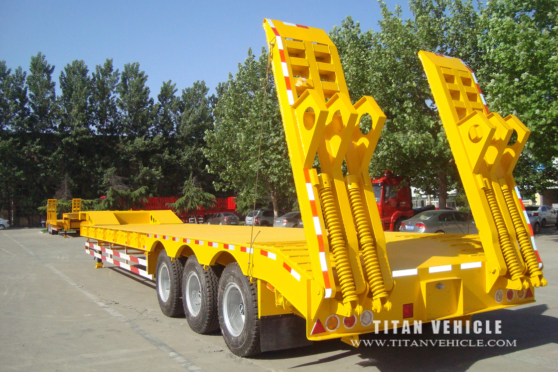 Semi-low Bed Trailer Tridem Axle Trailer with 60 tonne length 35 meters low bed trailer for sale supplier