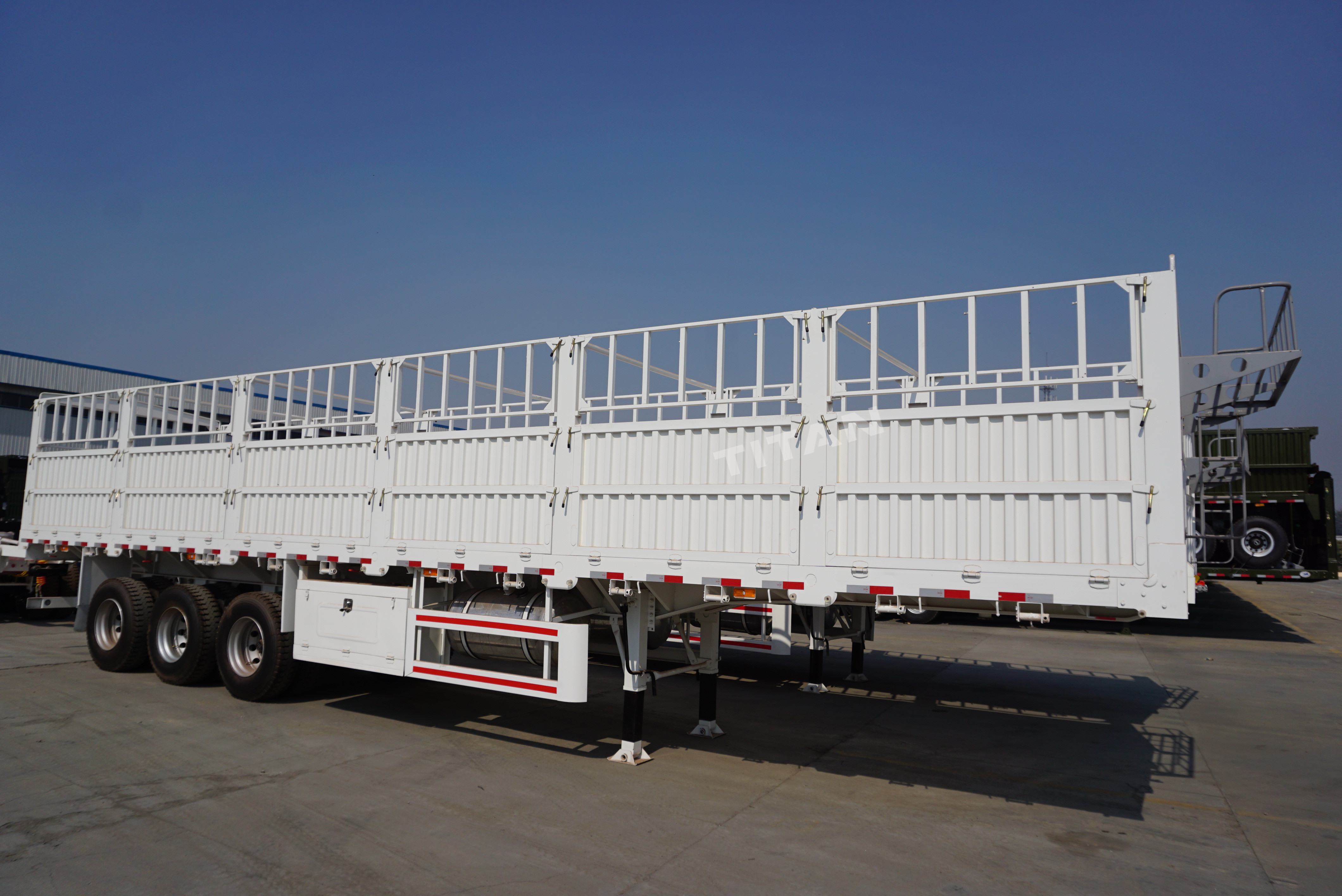 40T fence cargo truck poultry transport truck trailer - TITAN vehicle.