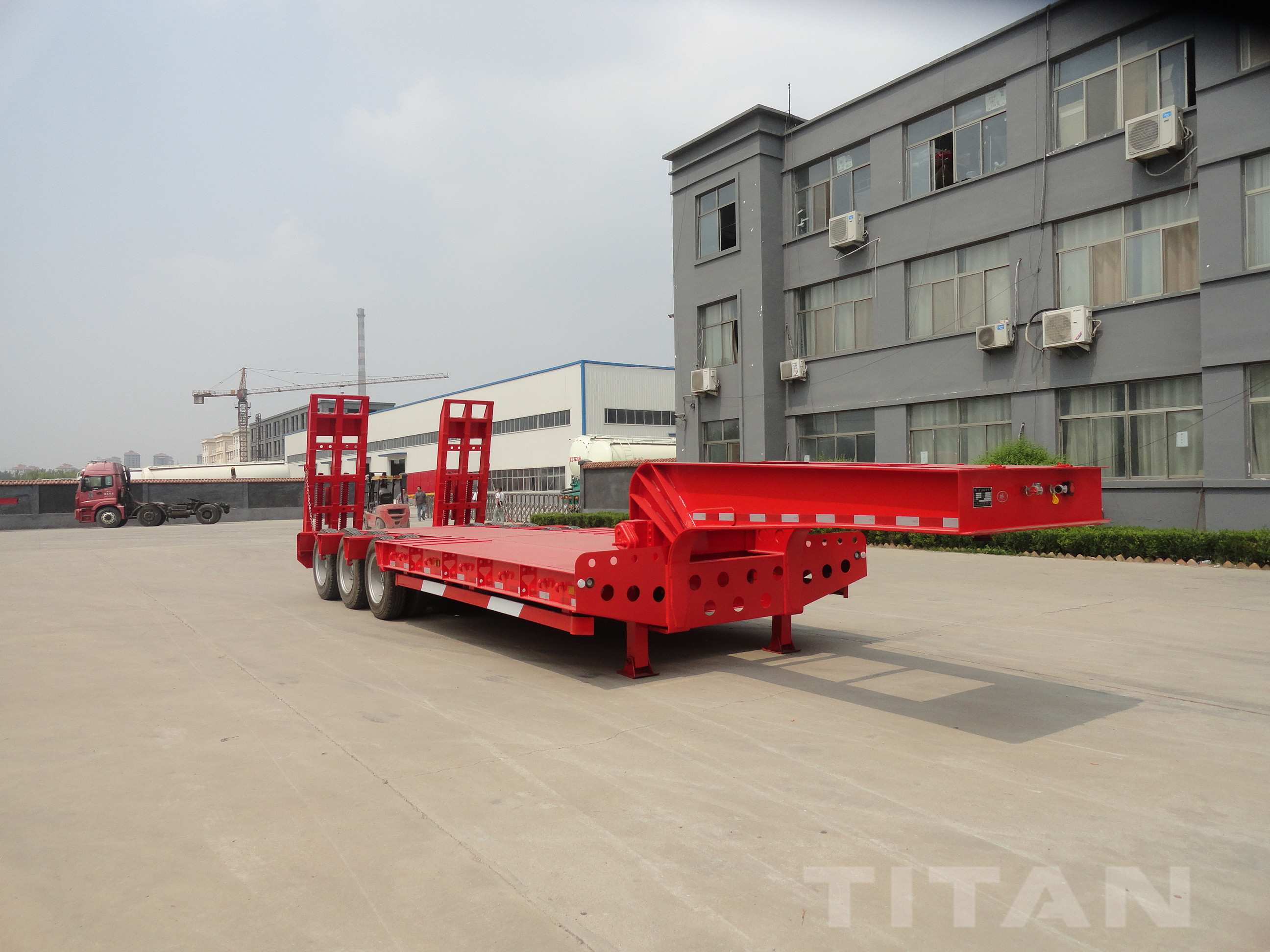 40 FT Tridem Axle Semi Low Bed Trailer with low bed trailer specification for sale