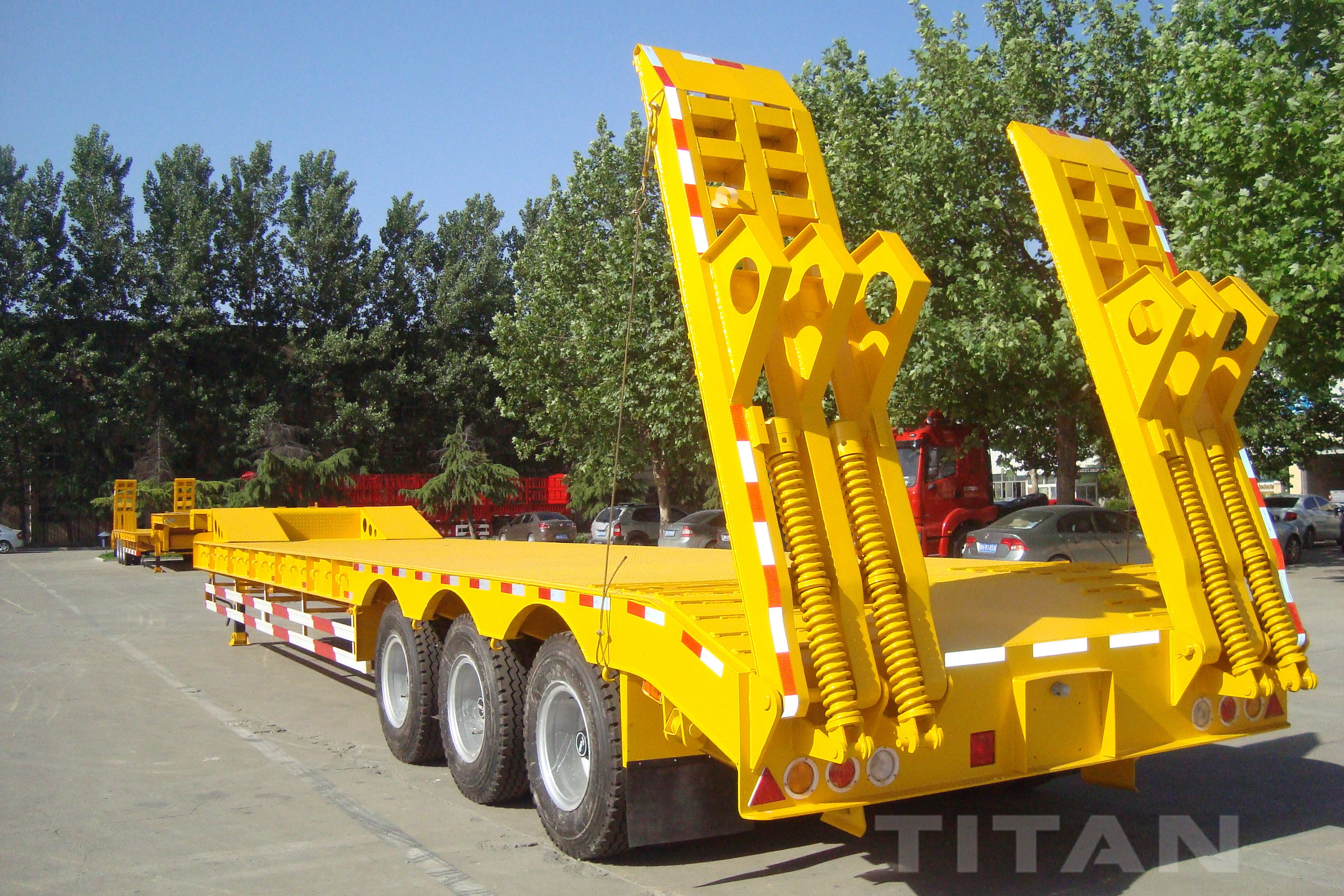 3 axle low bed trailer with heavy equipment transport trailer for sale