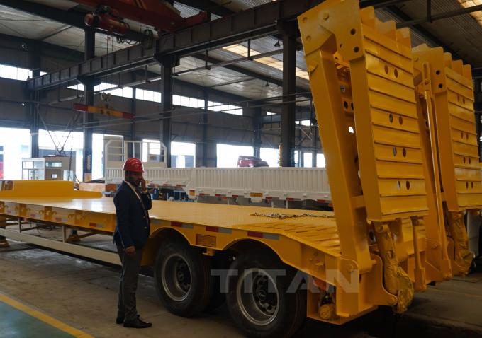 Foreign customers come to inspect our heavy transportation low bed trailer.​